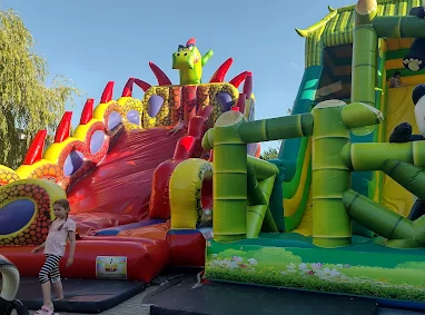 Wesołe Miasteczko - Dmuchańce w Karwi